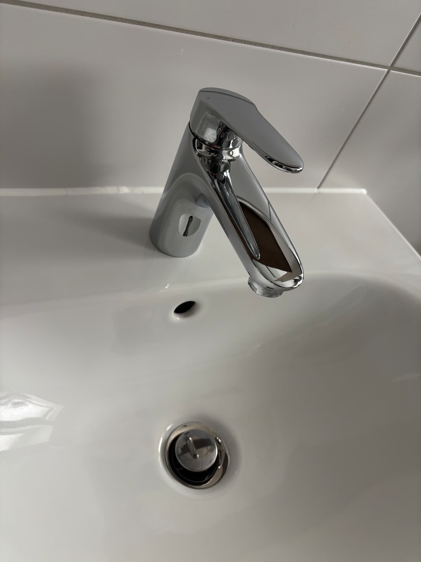 Nachher: Waschbecken & Armatur
