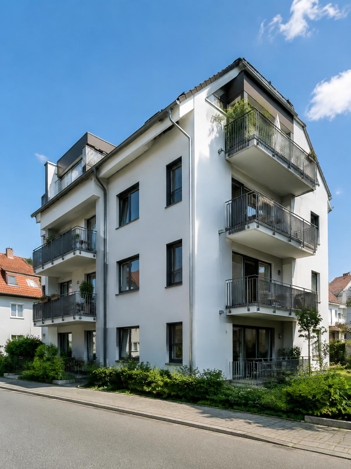 Mehrfamilienhaus mit gepflegtem Eingangsbereich